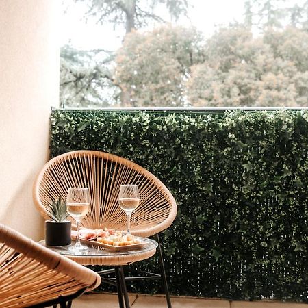 Appartement Moderne Central Avec Piscine, Garage Prive Et Terrasse Sud Uzes Bagian luar foto